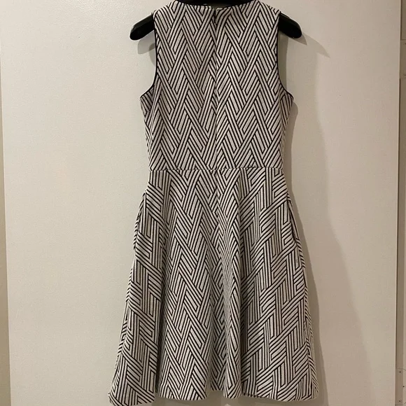 Banana Republic | A-line dress - Picture 6 of 10